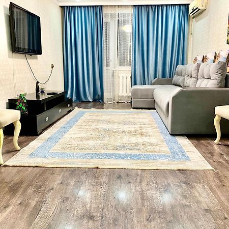 Прекрасная Квартира На Арбате В Алматы Kültér fotó